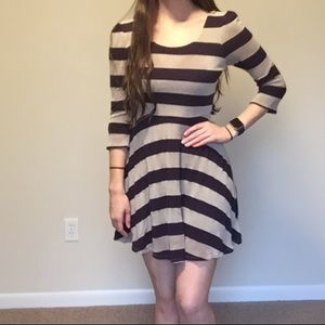 🎉3/$15🎉 Scoop Neck Modcloth Dress